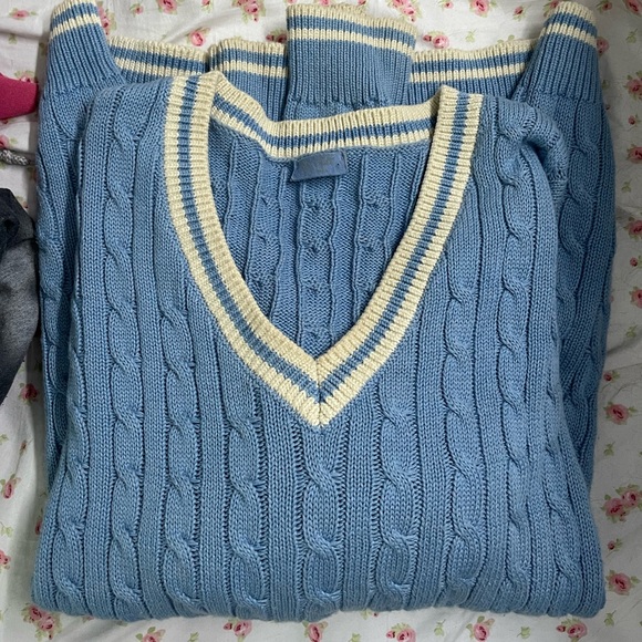Brandy Melville sweater - Picture 1 of 2